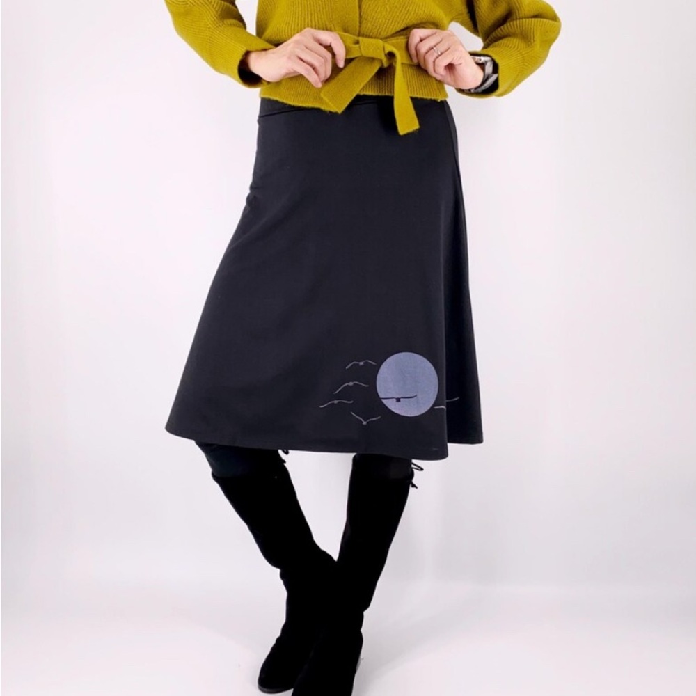 Chic Black A-Line Skirt with Moon Graphic
Zoeslollipop